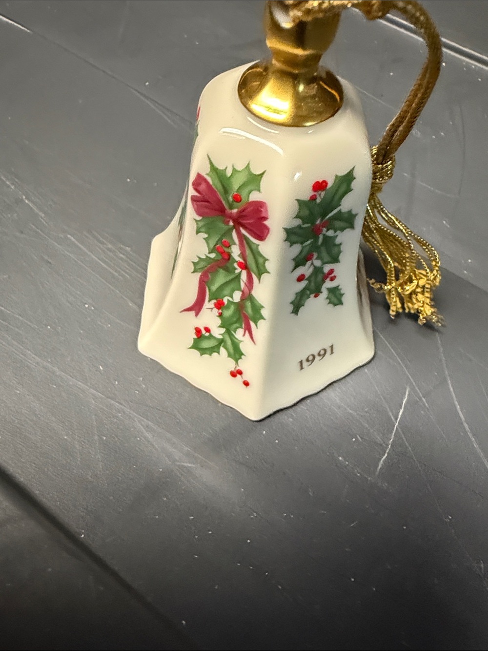 1991 Lenox Holiday Holly Porcelain Bell Ornament - Gold Tassel - Picture 7 of 8